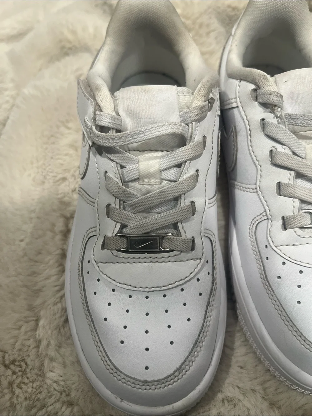 Gently used Nike White Kids Sneakers - Low tops